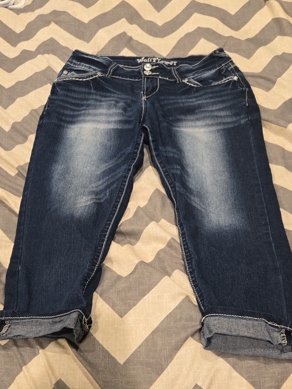 Wallflower Washed Dark Blue Capris